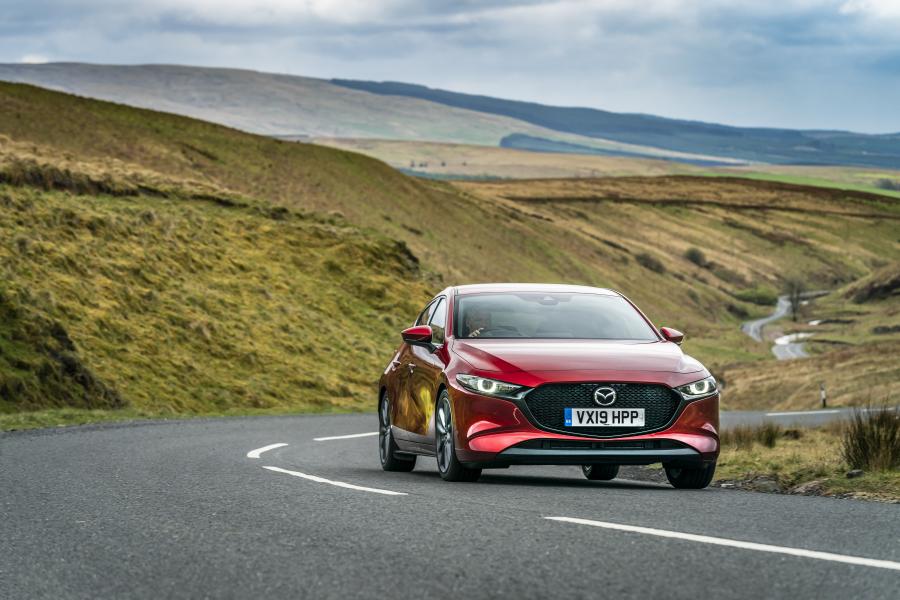  Mazda3 Skyactiv-G Sport Lux Hatchback 2019 года  (UK) (фото 45 из 91)